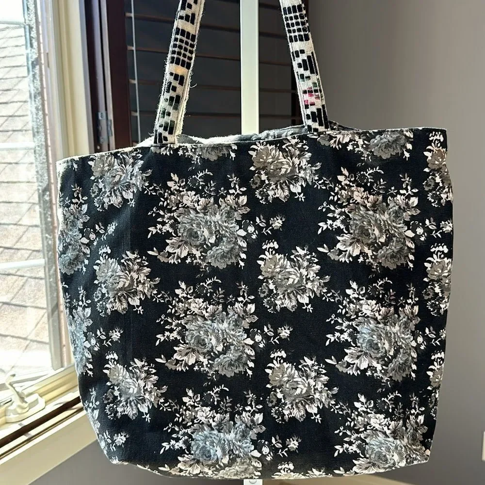 AMERICA & BEYOND Women's Cotton Floral Fringe Medallion Boho Tote Bag Black